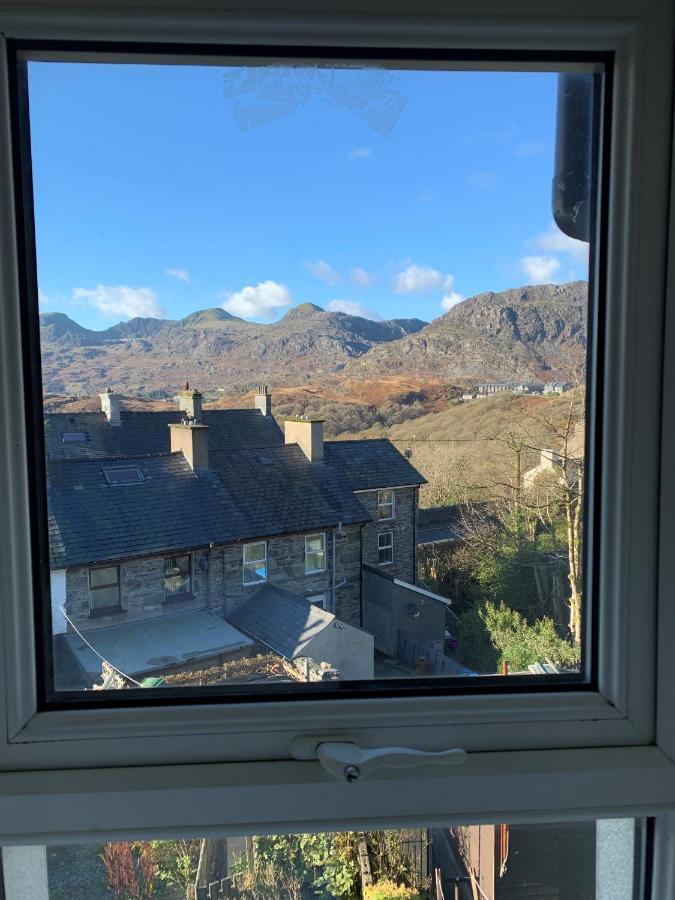 Cosy Cottage In Picturesque Snowdonia With Stunning Views Of The Moelwyn Mountains Blaenau Ffestiniog ภายนอก รูปภาพ