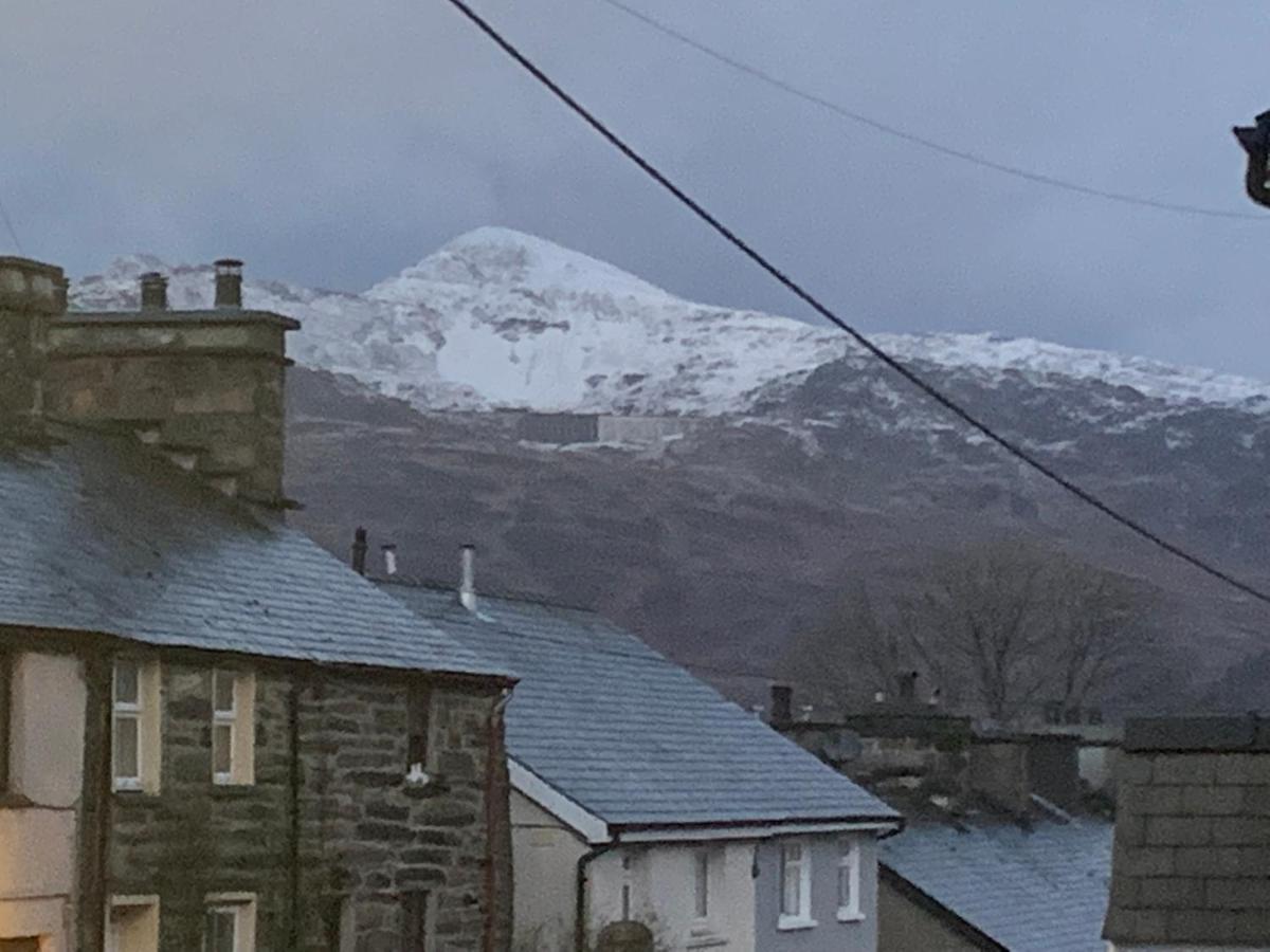 Cosy Cottage In Picturesque Snowdonia With Stunning Views Of The Moelwyn Mountains Blaenau Ffestiniog ภายนอก รูปภาพ